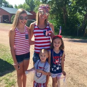 Meet your Posher, Lori